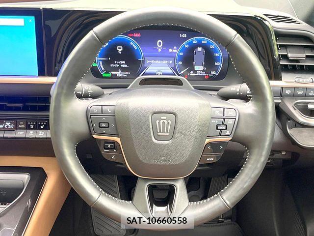 Toyota Crown Sports 2024-02 8207074-10