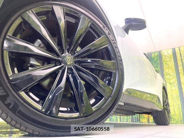 Toyota Crown Sports 2024-02 8207074-12