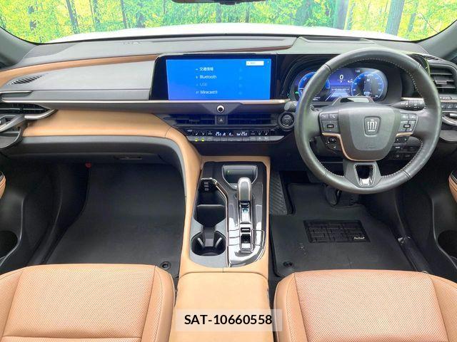 Toyota Crown Sports 2024-02 8207074-1