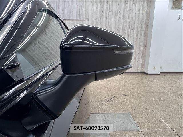Toyota Crown Sports 2023-12 8207076-22