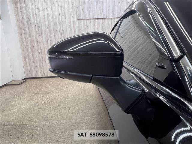 Toyota Crown Sports 2023-12 8207076-23