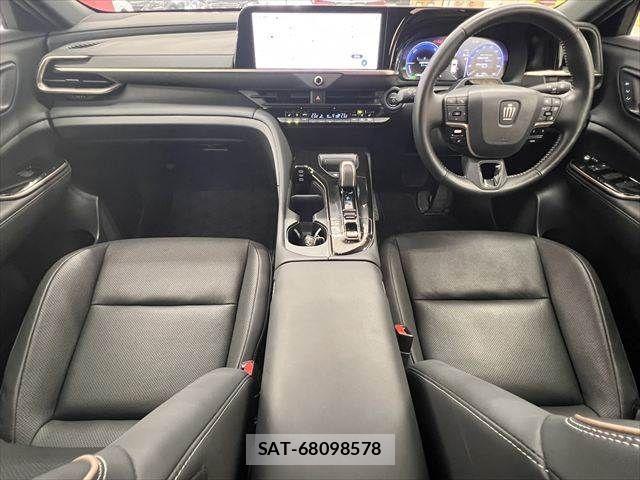 Toyota Crown Sports 2023-12 8207076-2