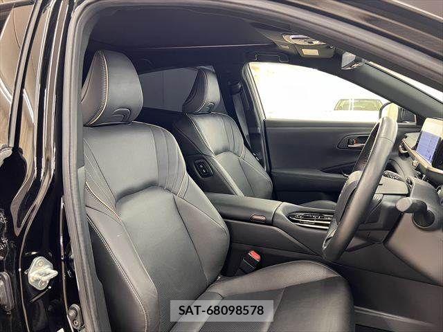 Toyota Crown Sports 2023-12 8207076-7