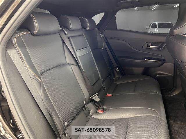 Toyota Crown Sports 2023-12 8207076-8
