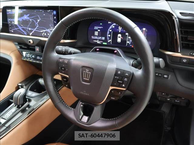 Toyota Crown Sports 2024-10 8207073-13