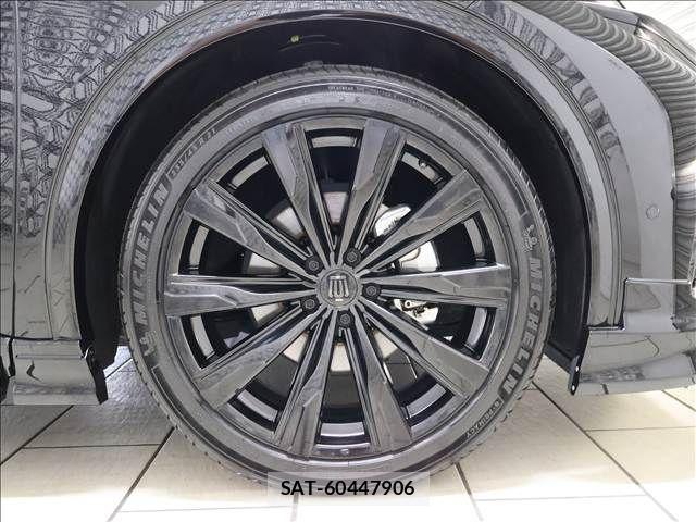 Toyota Crown Sports 2024-10 8207073-16