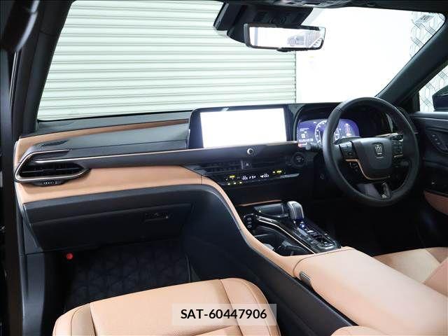 Toyota Crown Sports 2024-10 8207073-2