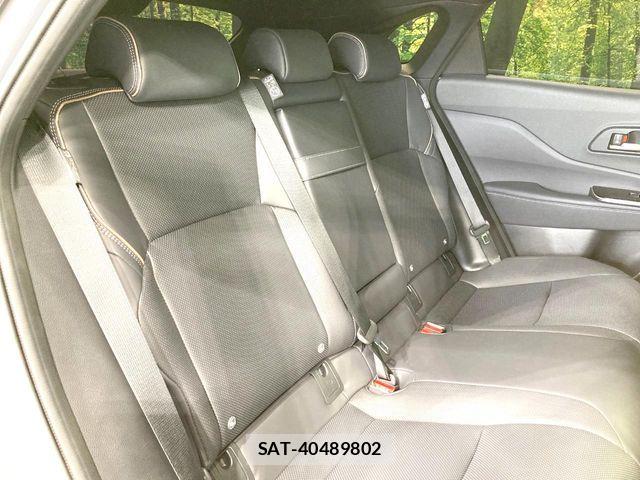 Toyota Crown Sports 2024-07 8207079-9