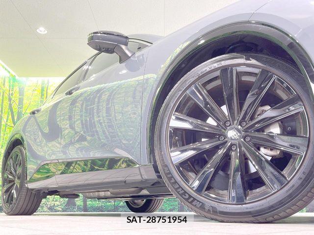 Toyota Crown Sports 2023-10 8207078-12