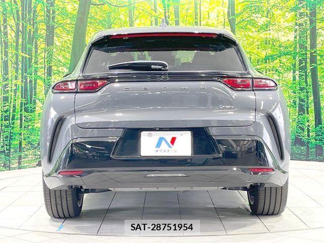 Toyota Crown Sports 2023-10 8207078-14