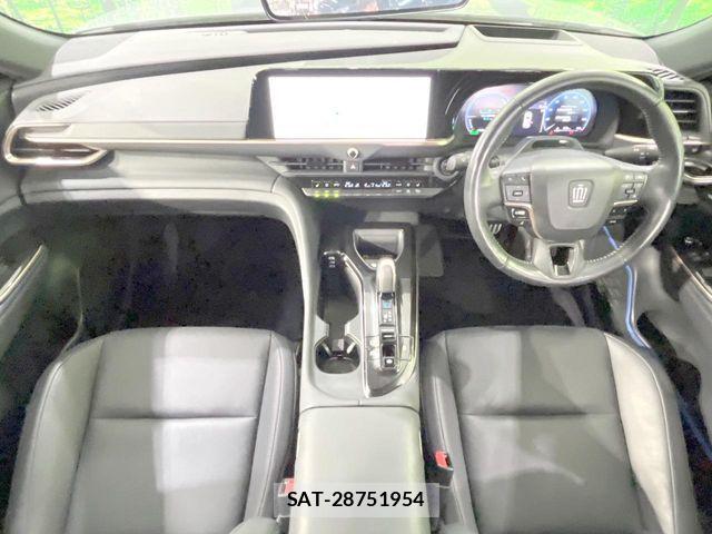 Toyota Crown Sports 2023-10 8207078-1