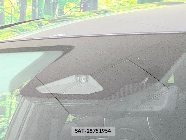 Toyota Crown Sports 2023-10 8207078-4