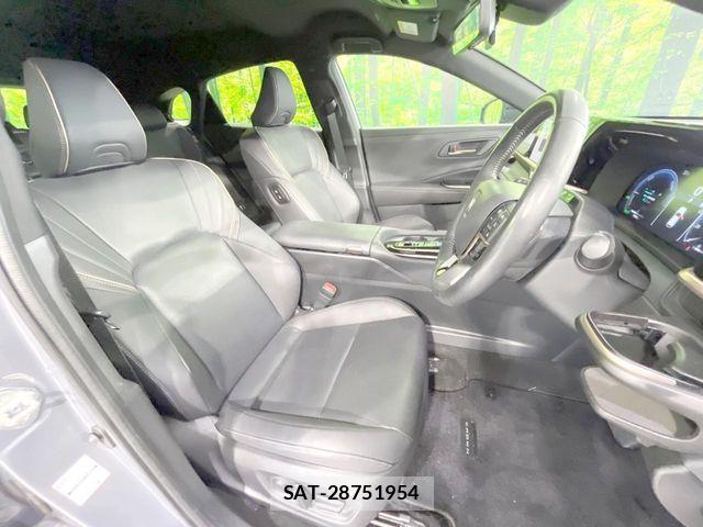 Toyota Crown Sports 2023-10 8207078-7