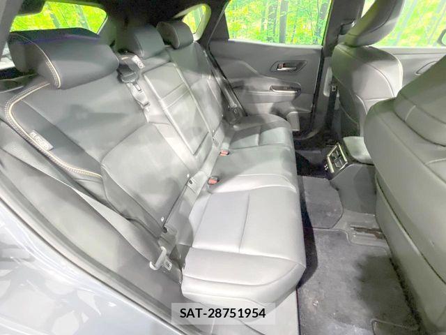Toyota Crown Sports 2023-10 8207078-8