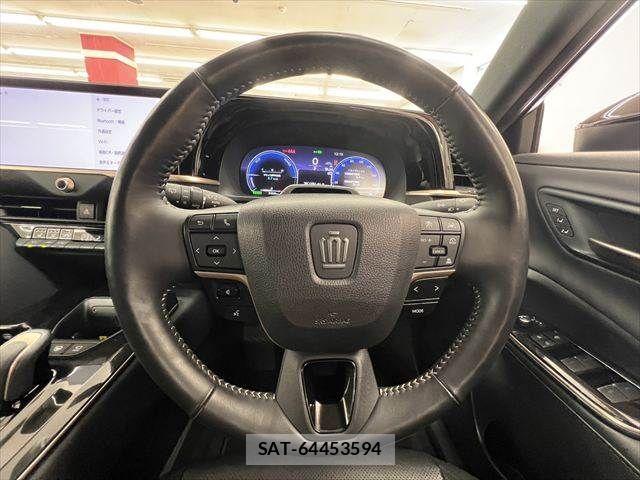 Toyota Crown Sports 2024-05 8207081-9