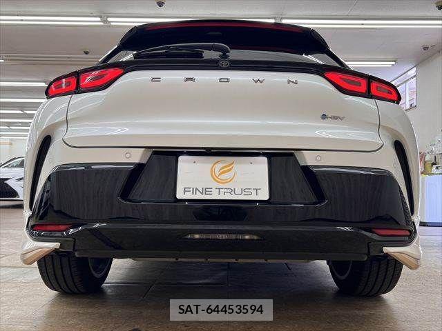 Toyota Crown Sports 2024-05 8207081-15