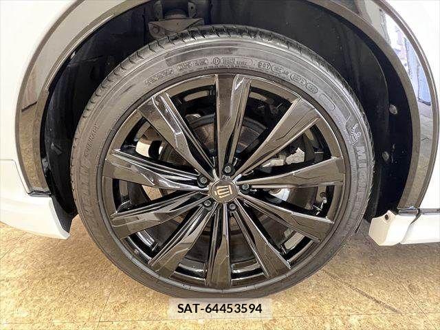 Toyota Crown Sports 2024-05 8207081-23
