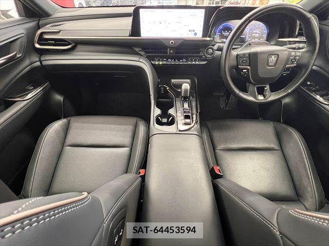 Toyota Crown Sports 2024-05 8207081-2