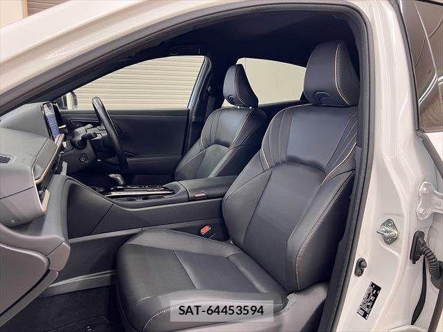 Toyota Crown Sports 2024-05 8207081-29