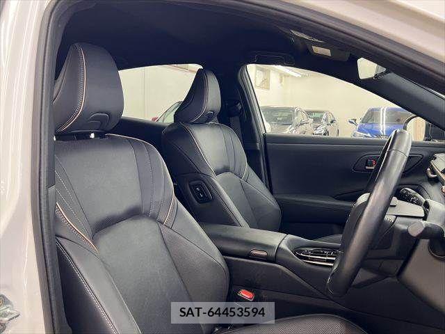 Toyota Crown Sports 2024-05 8207081-6