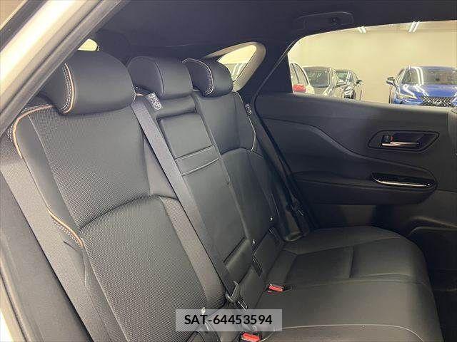 Toyota Crown Sports 2024-05 8207081-7