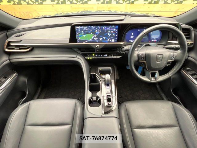 Toyota Crown Sports 2023-12 8207080-1