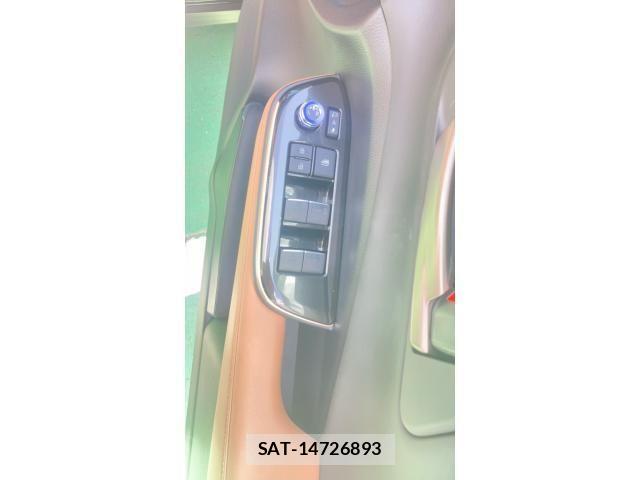 Toyota Crown Sports 2024-06 8229430-10