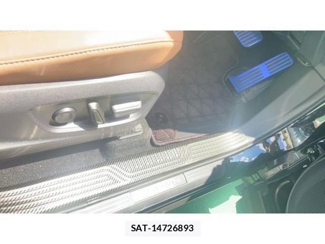 Toyota Crown Sports 2024-06 8229430-13