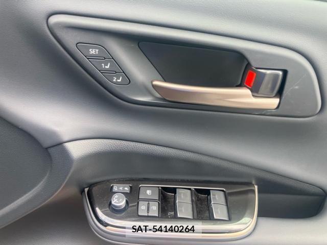 Toyota Crown Sports 2024-09 8229432-17