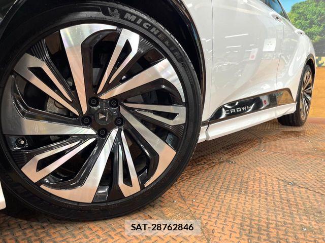 Toyota Crown Sports 2025-01 8244929-12