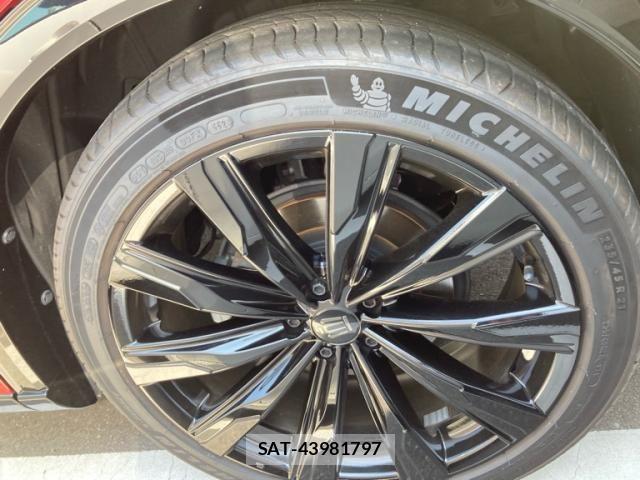 Toyota Crown Sports 2024-11 8244935-9