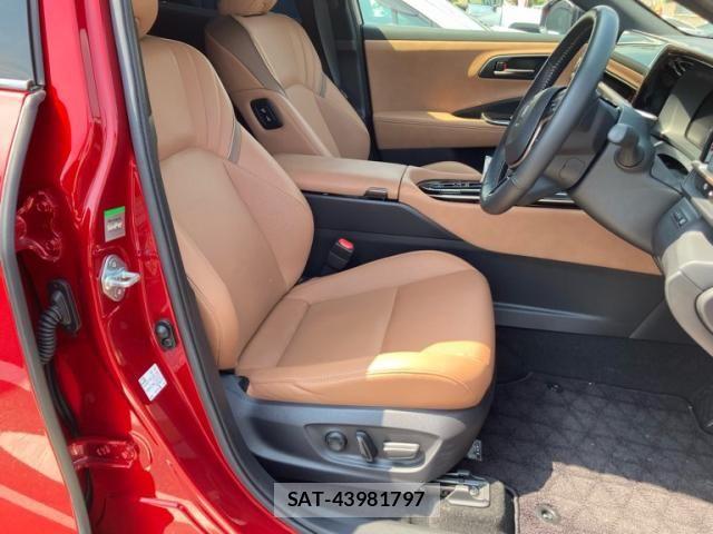 Toyota Crown Sports 2024-11 8244935-14