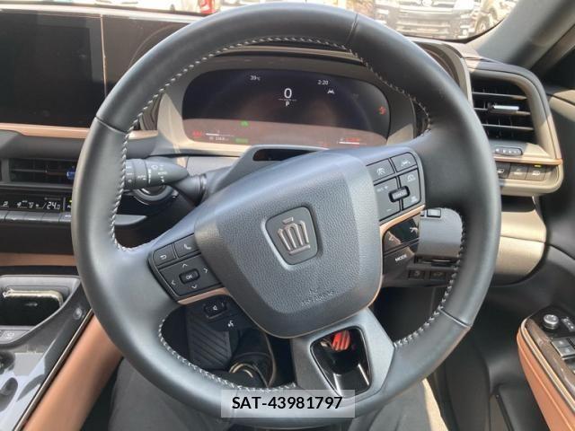 Toyota Crown Sports 2024-11 8244935-17