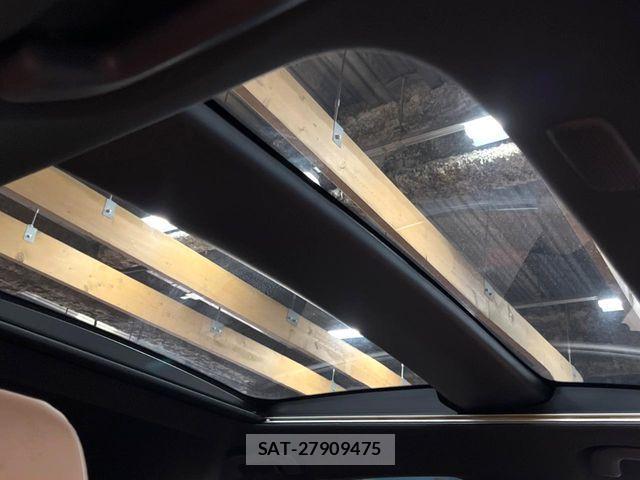 Toyota Crown Sports 2024-03 8244932-2