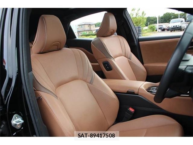 Toyota Crown Sports 2024-06 8313979-5
