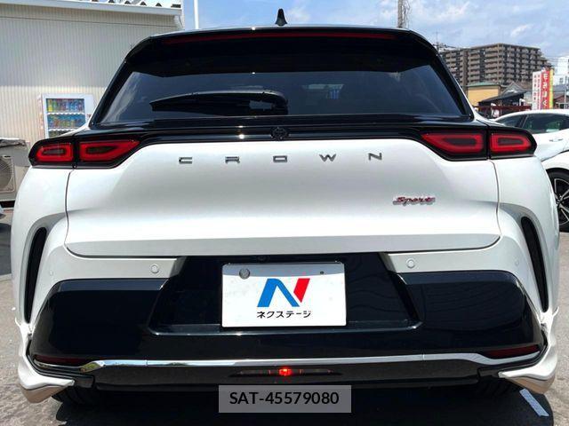 Toyota Crown Sports 2023-11 8313965-14