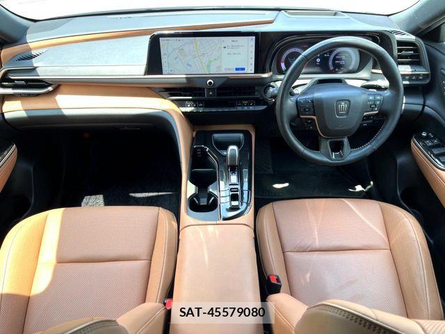 Toyota Crown Sports 2023-11 8313965-1