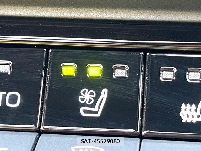 Toyota Crown Sports 2023-11 8313965-8