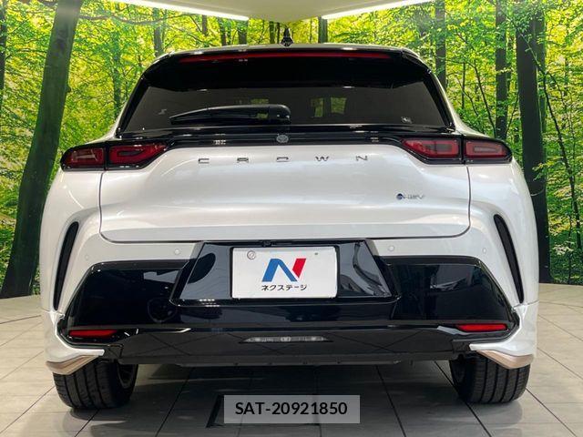Toyota Crown Sports 2023-12 8313968-14