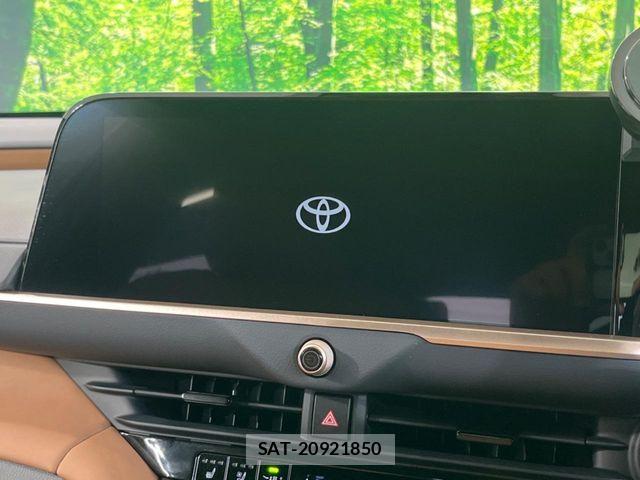 Toyota Crown Sports 2023-12 8313968-3
