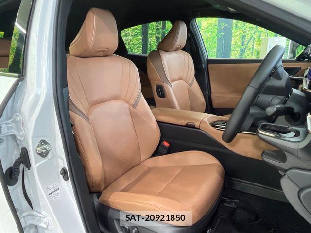 Toyota Crown Sports 2023-12 8313968-7