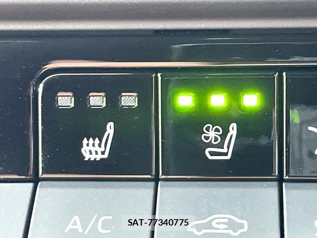Toyota Crown Sports 2023-11 8313978-5