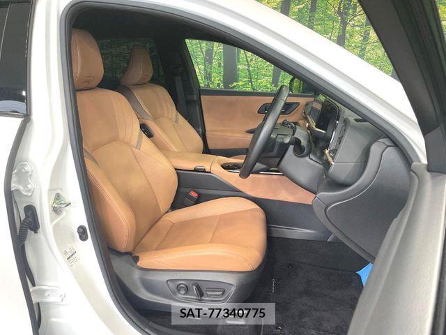 Toyota Crown Sports 2023-11 8313978-7