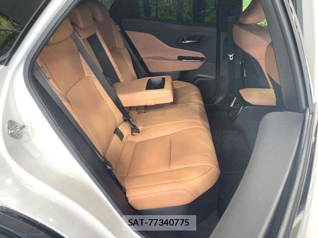 Toyota Crown Sports 2023-11 8313978-8