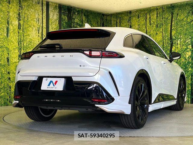 Toyota Crown Sports 2025-02 8313969-16