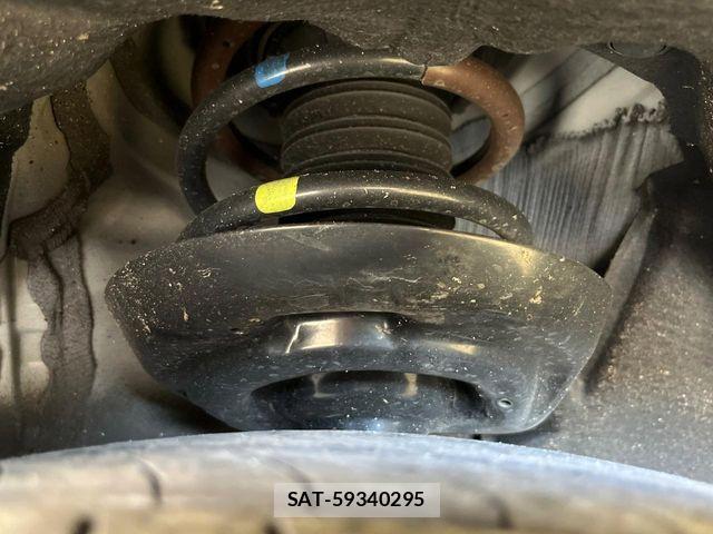 Toyota Crown Sports 2025-02 8313969-18