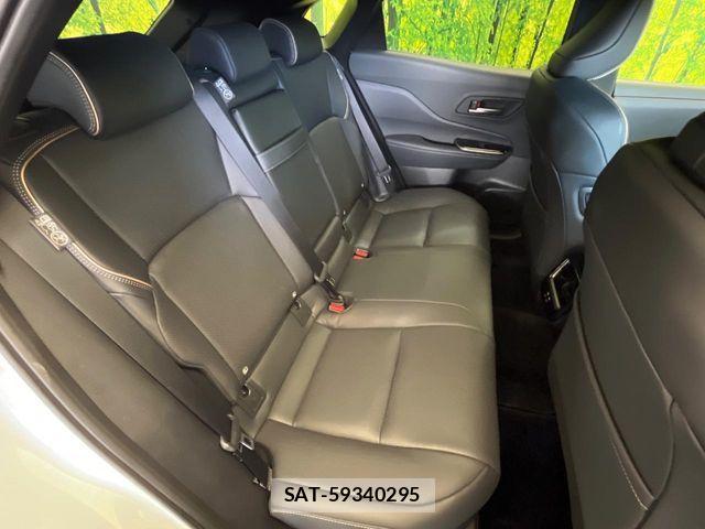 Toyota Crown Sports 2025-02 8313969-8
