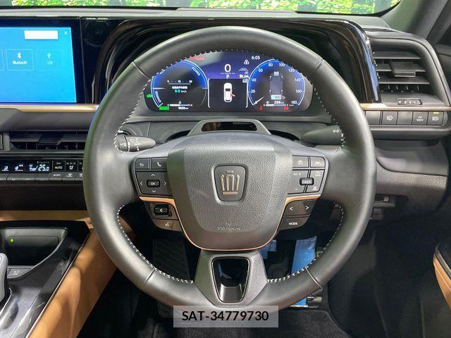Toyota Crown Sports 2024-10 8313971-9