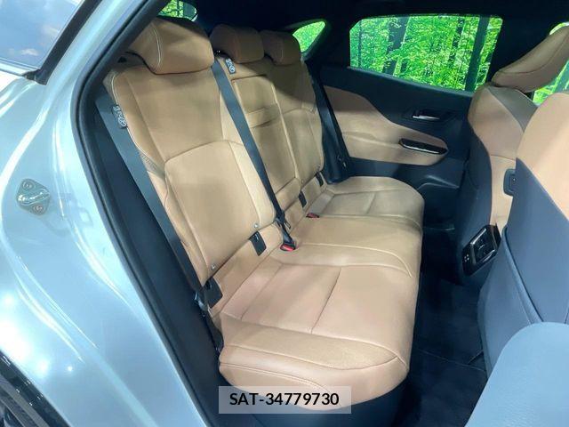 Toyota Crown Sports 2024-10 8313971-8