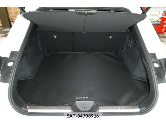 Toyota Crown Sports 2024-07 8313963-10